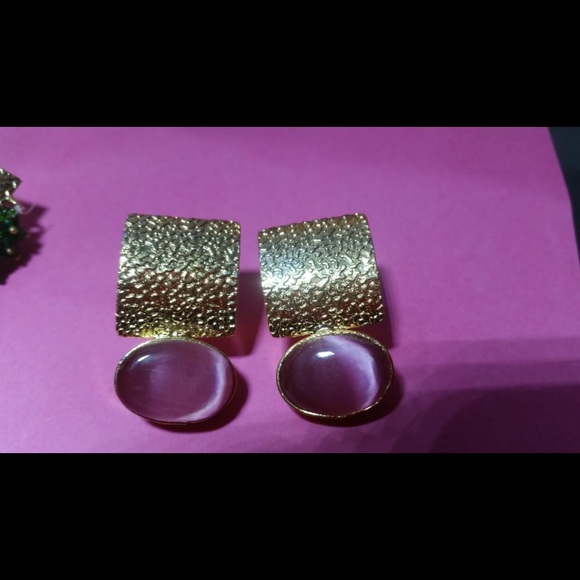 Stud style earrings - Picture 7 of 7